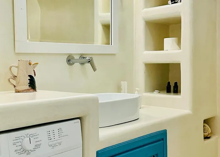 Tiara Hideaway House