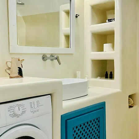 Tiara Hideaway House