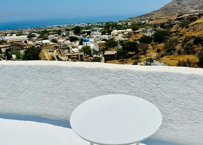 Tiara Hideaway House